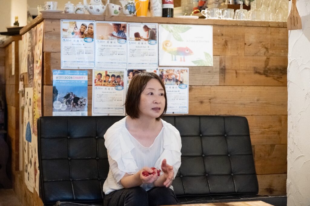 bookcafedays_真剣に話す小島さん